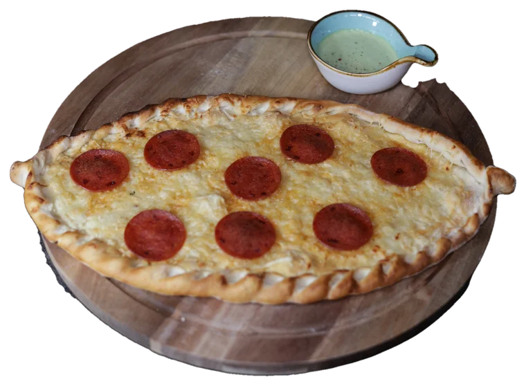 Pide mit Salami oder Sucuk